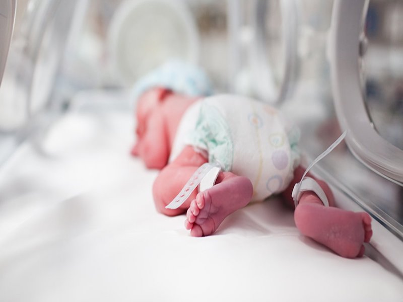 Avoiding risk factors is a way to prevent premature labor