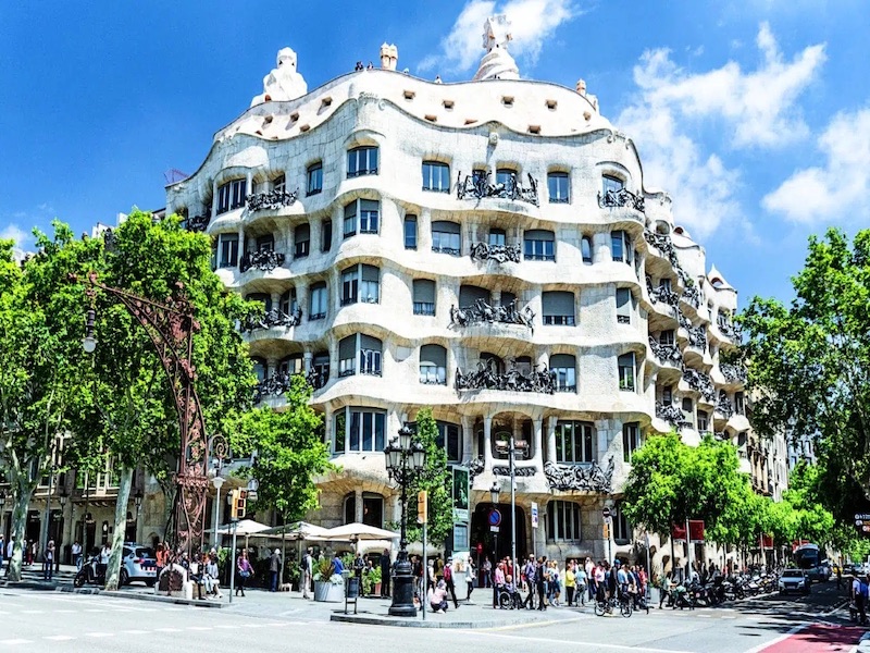 Tourist attractions in Barcelona - Casa Mila