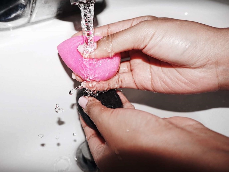 How to clean makeup sponges?